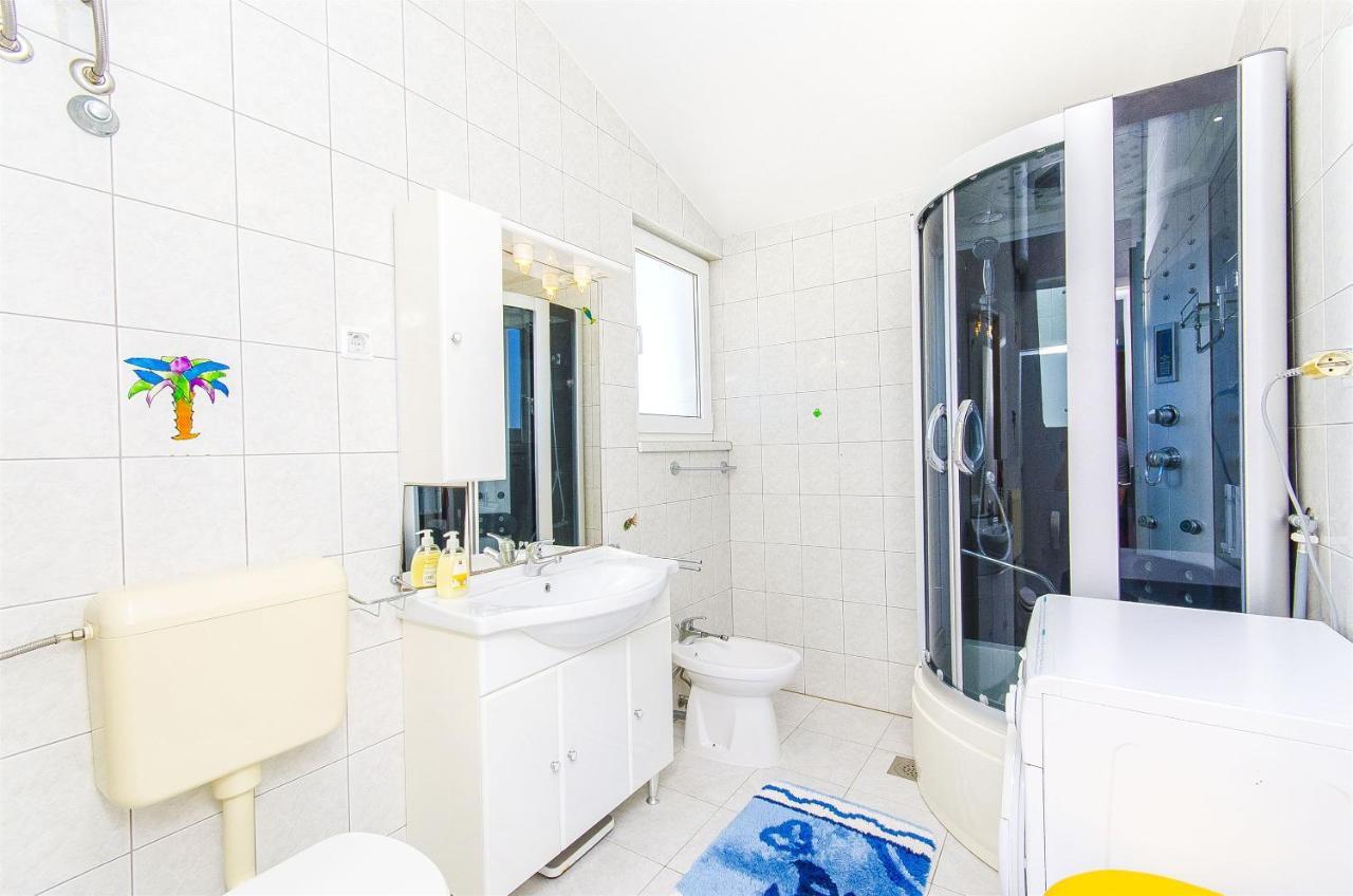 Apartments Kazimir Nečujam Esterno foto